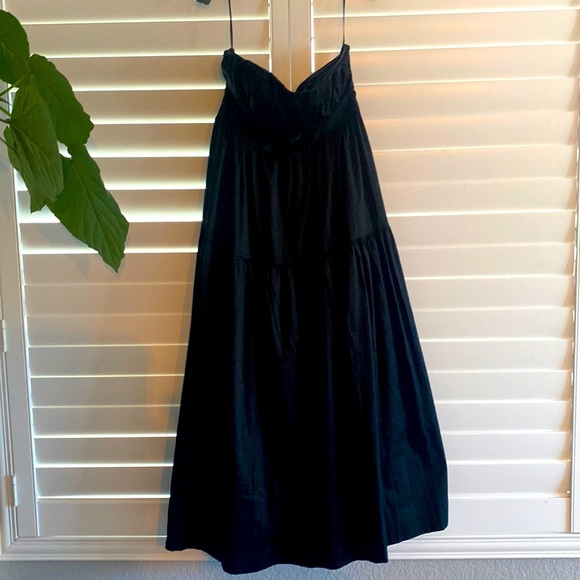đ¤NWOT Forever 21 Strapless dress with pockets. - Picture 2 of 3